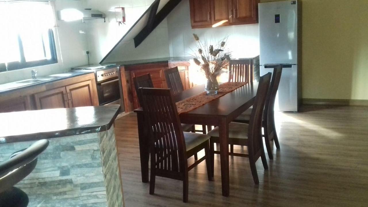 Apartament Shay Lyah Self Catering Victoria Zewnętrze zdjęcie